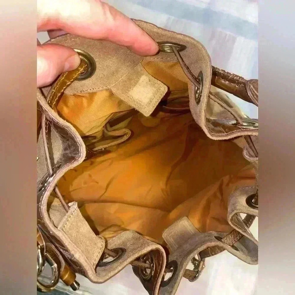 🏵️Cole  Haan Drawstring Hobo Hazelnut soft Suede luxurious bag 🏵️ - Picture 6 of 10